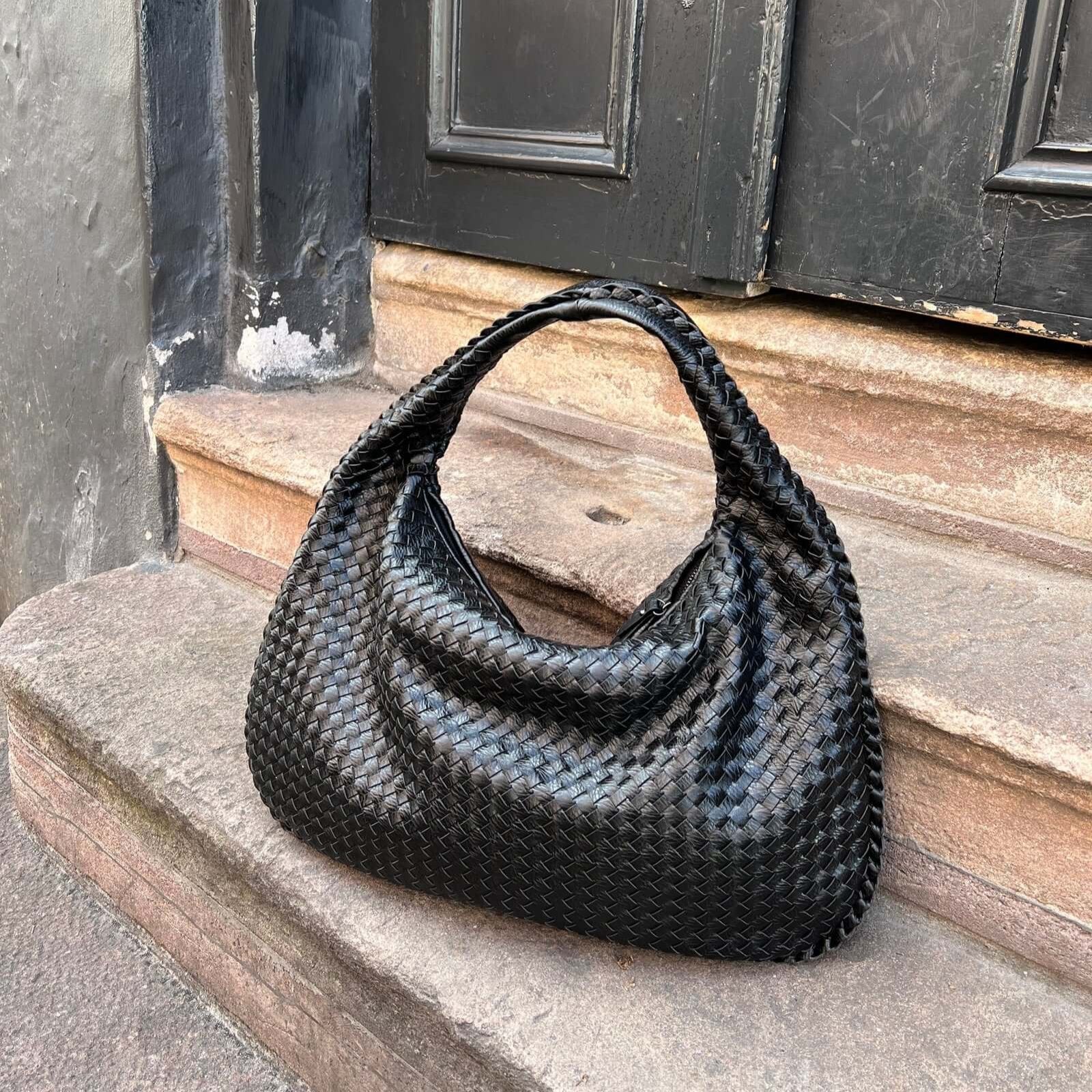 Coralena Borsa a Spalla Oversize - Nero